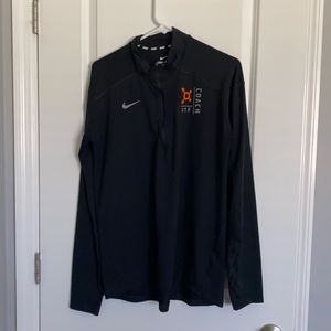 Orangetheory men’s coach pull over